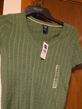 GAP Olive Green Cable Knit V-Neck Short Sleeve Sweater